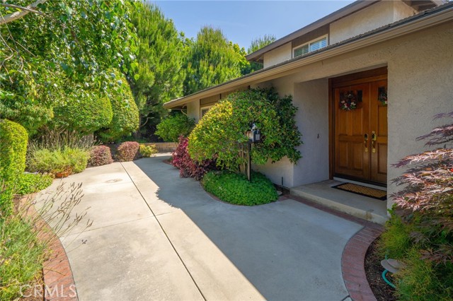 964 N Entrada Way, Glendora CA: https://media.crmls.org/medias/1e29e71f-7220-4867-986b-48ead859f008.jpg