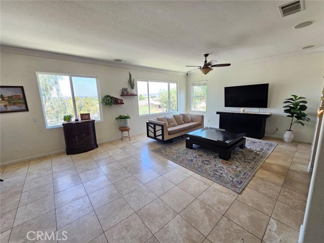 33394 Scarborough Lane, Temecula CA: https://media.crmls.org/medias/1e2a360a-1791-47f4-bff3-bc6c136e701c.jpg