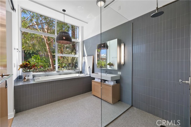 4080 Glencoe Avenue, 102 photo 4