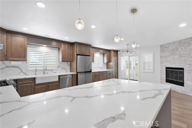 Detail Gallery Image 1 of 45 For 14947 Larch St, Hesperia,  CA 92345 - 3 Beds | 3 Baths