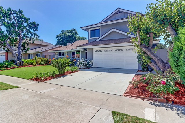 Detail Gallery Image 2 of 71 For 16591 Busby Ln, Huntington Beach,  CA 92647 - 5 Beds | 2 Baths