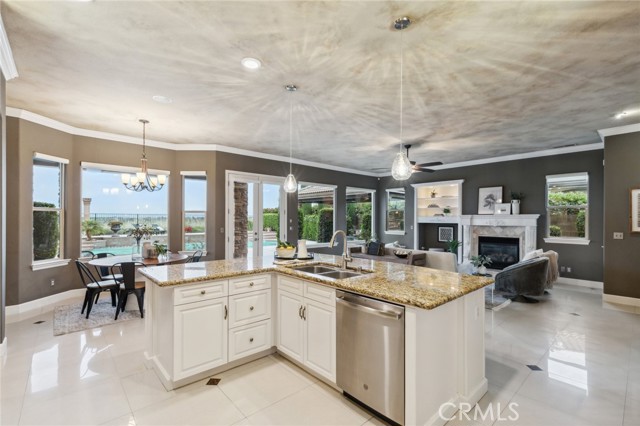 Detail Gallery Image 46 of 61 For 4918 W Bluff, Fresno,  CA 93722 - 5 Beds | 3/1 Baths