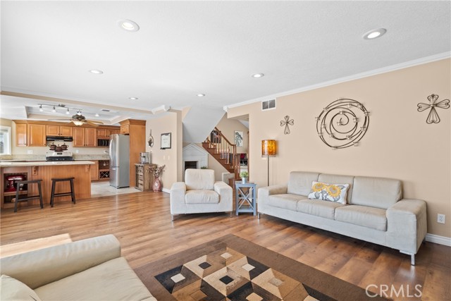 Detail Gallery Image 6 of 36 For 9543 Sunflower St, Rancho Cucamonga,  CA 91737 - 4 Beds | 3 Baths