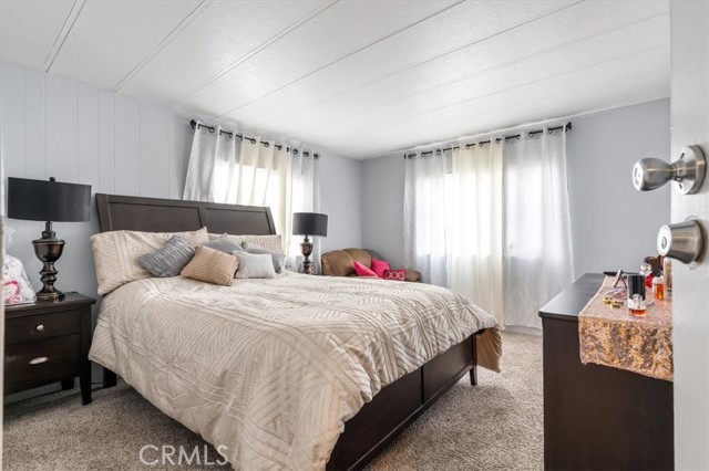 Detail Gallery Image 4 of 12 For 216 Vivian Ln, Bakersfield,  CA 93308 - 3 Beds | 2 Baths