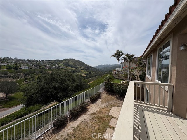 40 Silkwood, Aliso Viejo CA: https://media.crmls.org/medias/1e2c5706-8655-4ab5-9f9a-fb9e6ec51411.jpg