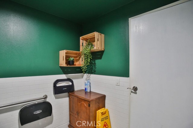 400 Disney Way, Anaheim CA: https://media.crmls.org/medias/1e2cb683-5459-4891-8f46-eba2f713e9ad.jpg