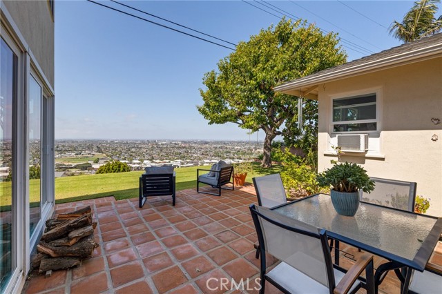 4501 Paseo De Las Tortugas, Torrance CA: https://media.crmls.org/medias/1e2cc75d-ab97-4e94-82c5-6758516b0e9a.jpg