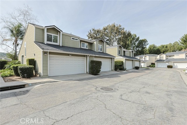 Detail Gallery Image 3 of 49 For 23160 Newport Ln #9,  Yorba Linda,  CA 92887 - 2 Beds | 2/1 Baths