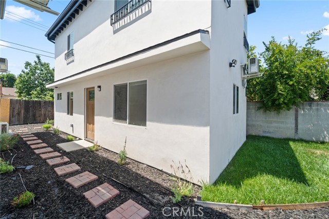18656 Runnymede Street, Reseda CA: https://media.crmls.org/medias/1e2f166b-9bbf-4b1d-a0e1-660c74f6150a.jpg