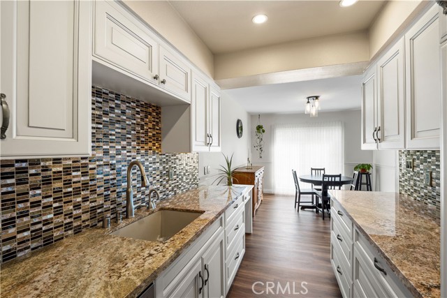 Detail Gallery Image 7 of 17 For 4647 Willis Ave #217,  Sherman Oaks,  CA 91403 - 3 Beds | 2 Baths