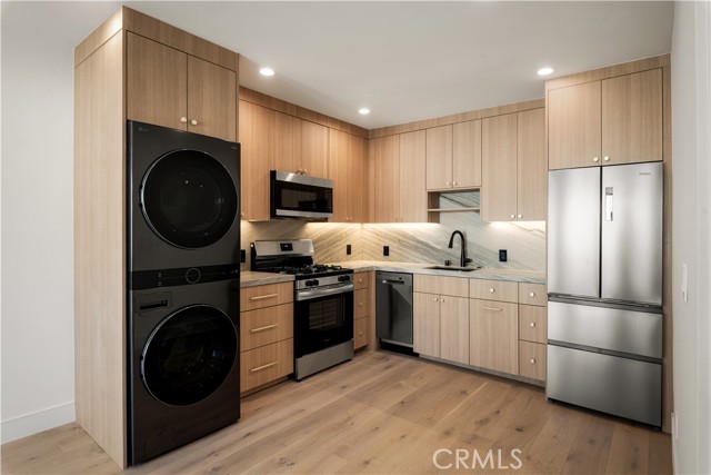 Detail Gallery Image 2 of 13 For 6212 Acadia Ave #B,  Agoura Hills,  CA 91301 - 1 Beds | 1 Baths