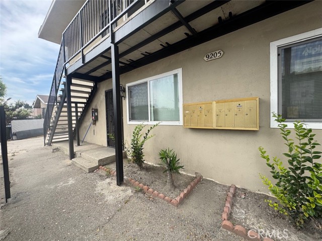Detail Gallery Image 3 of 71 For 9205 S San Pedro St, Los Angeles,  CA 90003 - – Beds | – Baths