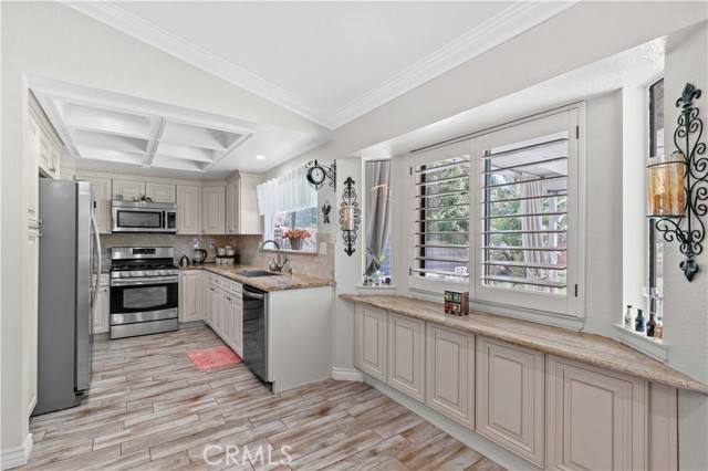 Detail Gallery Image 16 of 67 For 42962 Burlwood Dr, Lancaster,  CA 93536 - 4 Beds | 2/1 Baths
