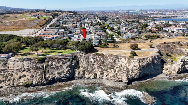 690 W Paseo Del Mar, San Pedro CA: https://media.crmls.org/medias/1e30d8db-dd14-43e7-83ac-547432800776.jpg