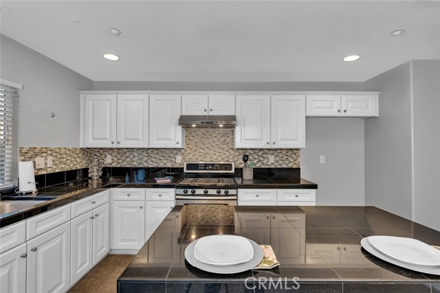 Detail Gallery Image 14 of 41 For 576 Pear St, Madera,  CA 93638 - 4 Beds | 2/1 Baths