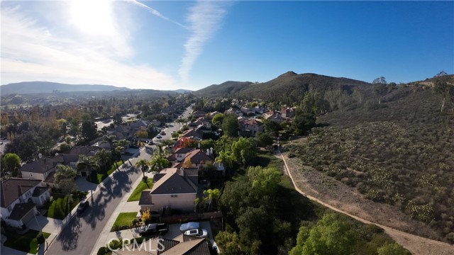 Detail Gallery Image 11 of 11 For 512 Roosevelt Ct, Simi Valley,  CA 93065 - 4 Beds | 3 Baths