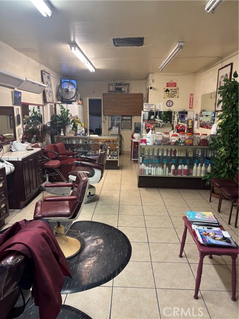 0, Long Beach CA: https://media.crmls.org/medias/1e318108-789a-4a51-ad2c-68ac9264ccc1.jpg