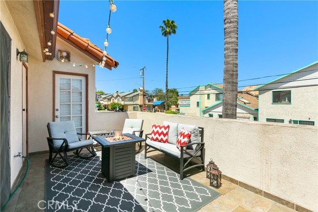 Detail Gallery Image 17 of 28 For 1709 Perkins Ln, Redondo Beach,  CA 90278 - 3 Beds | 2/1 Baths