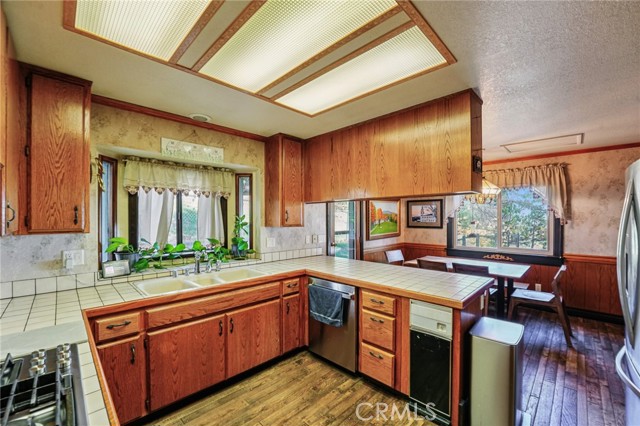 Detail Gallery Image 7 of 27 For 21520 Peak Cir, Cedarpines Park,  CA 92322 - 3 Beds | 2/1 Baths