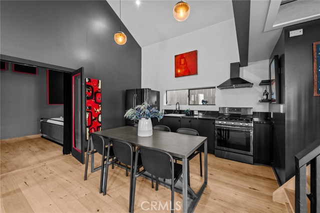 Detail Gallery Image 49 of 65 For 1079 San Jose Ave, Burbank,  CA 91501 - 4 Beds | 3/1 Baths