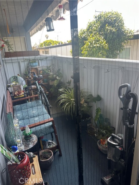 Detail Gallery Image 14 of 15 For 829 S Flower St, Inglewood,  CA 90301 - – Beds | – Baths
