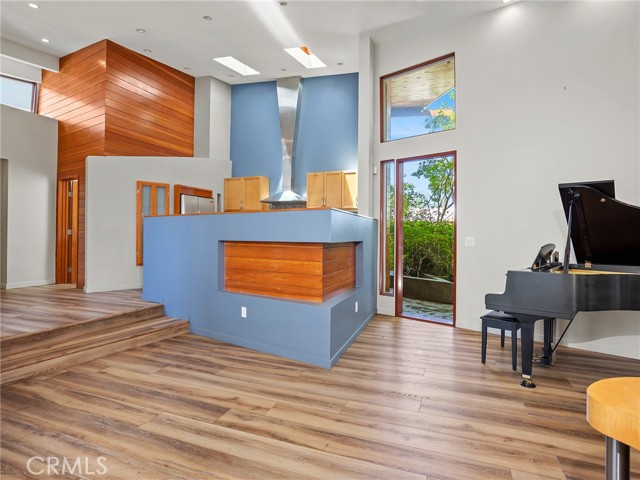 5762 Andasol Avenue, Encino CA: https://media.crmls.org/medias/1e3585af-8c37-48ca-a372-4b3a65a49434.jpg