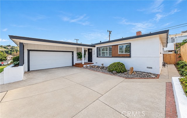 2437 Westmont dr photo 8