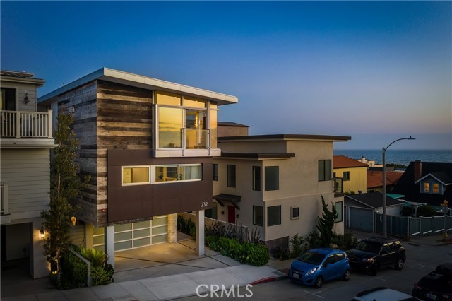 232 26th Street, Hermosa Beach, California 90254, 4 Bedrooms Bedrooms, ,1 BathroomBathrooms,Residential,Sold,26th,SB21098992