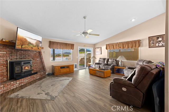 Detail Gallery Image 7 of 39 For 30841 Long Point, Canyon Lake,  CA 92587 - 3 Beds | 2 Baths