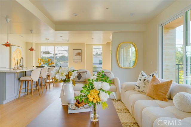 712 N Chestnut Avenue, Los Angeles CA: https://media.crmls.org/medias/1e364d64-3d5f-470d-b4a3-126be332604b.jpg