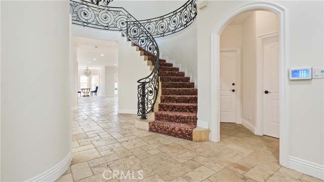 Detail Gallery Image 7 of 50 For 5128 Avenida Hacienda, Tarzana,  CA 91356 - 5 Beds | 4 Baths
