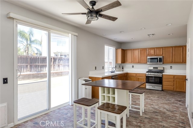 Detail Gallery Image 12 of 35 For 29413 Falcon Hill Dr, Menifee,  CA 92584 - 4 Beds | 2/1 Baths