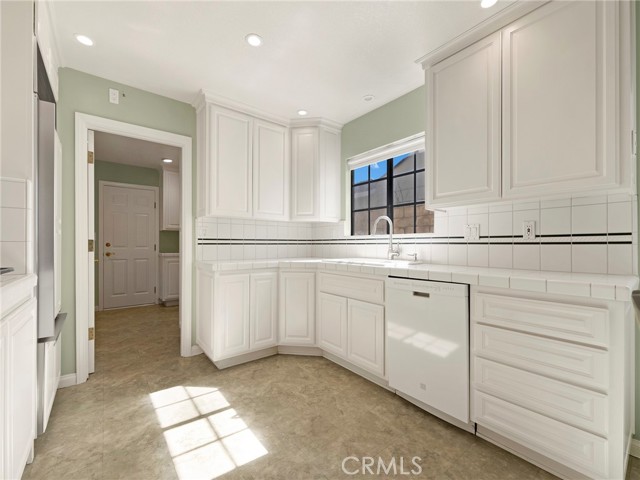 Detail Gallery Image 23 of 34 For 26721 Diaz Dr, Saugus,  CA 91350 - 4 Beds | 2 Baths