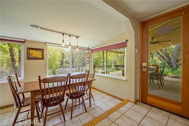 9977 Incline Road, El Portal CA: https://media.crmls.org/medias/1e37aa28-0eba-42ef-a39b-c44e79f5b8b0.jpg