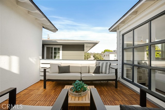 1585 Miramar Drive, Newport Beach CA: https://media.crmls.org/medias/1e38ab24-bcb3-44ec-a2e6-4dee14555685.jpg
