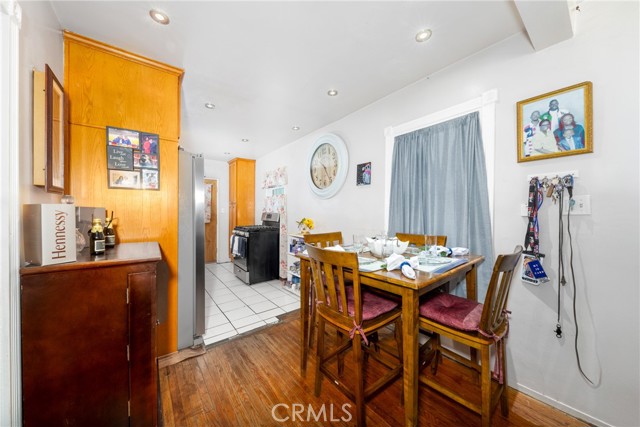 Detail Gallery Image 7 of 30 For 2002 N Salinas Ave, Los Angeles,  CA 90059 - 2 Beds | 1 Baths