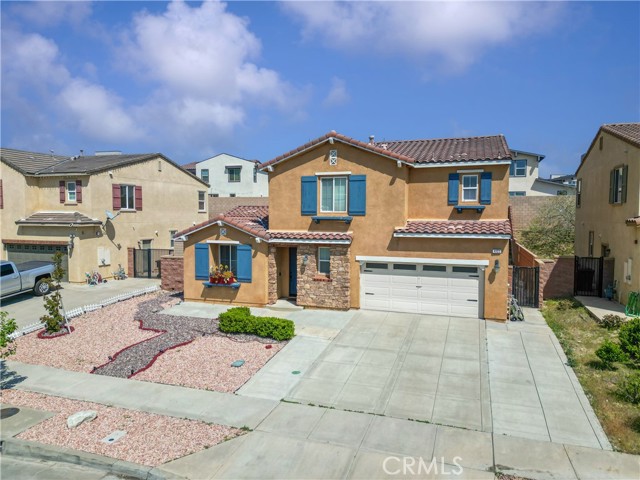 Detail Gallery Image 2 of 34 For 4803 Hawk Ridge Ave, Fontana,  CA 92336 - 4 Beds | 3/1 Baths