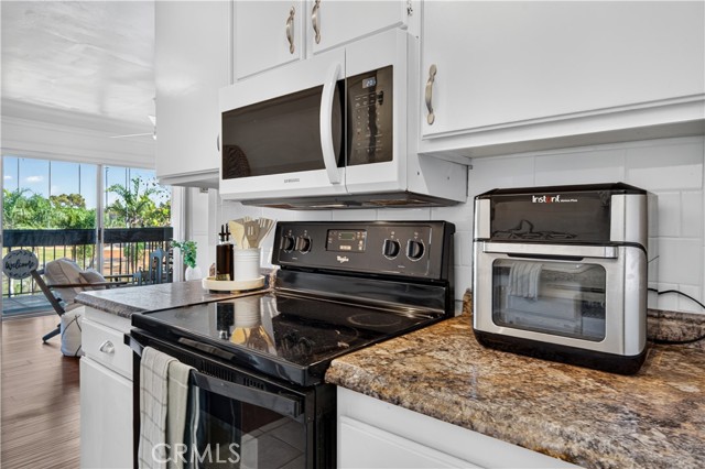 1061 Park Avenue, 306 photo 9