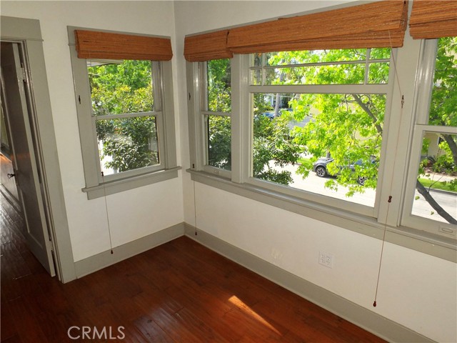 Detail Gallery Image 11 of 24 For 353 Newport Ave, Long Beach,  CA 90814 - 2 Beds | 1 Baths
