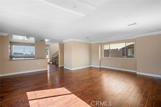 Detail Gallery Image 7 of 31 For 10118 Fernglen #1,  Tujunga,  CA 91042 - 3 Beds | 2/1 Baths