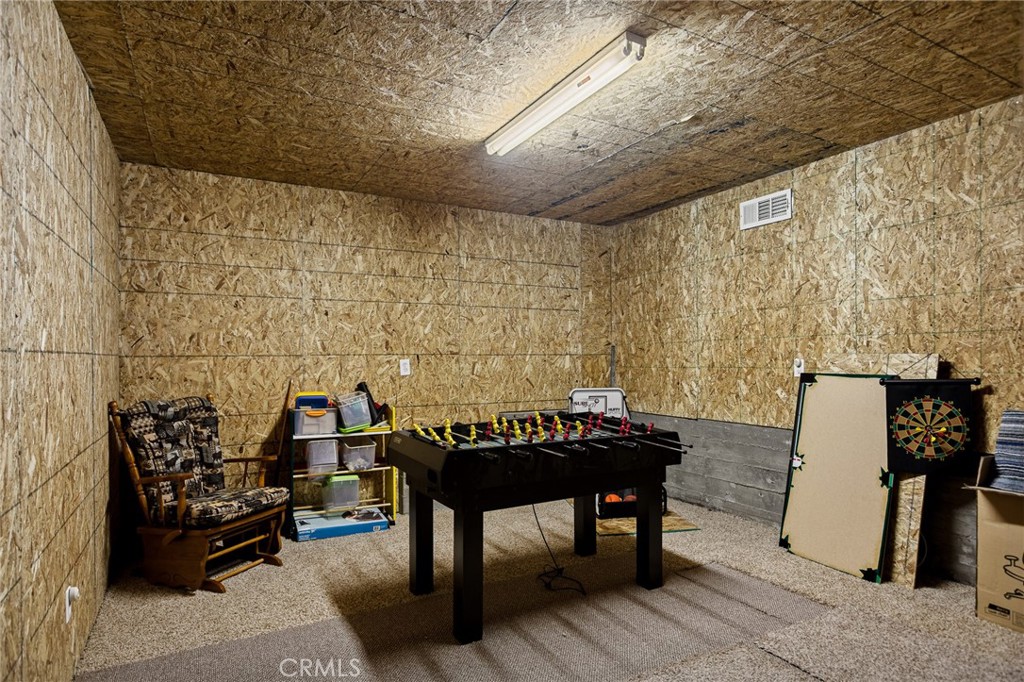 https://media.crmls.org/medias/1e39b3d7-bb4a-4b16-bf40-88c27e3c62df.jpg?preset=X-Large
