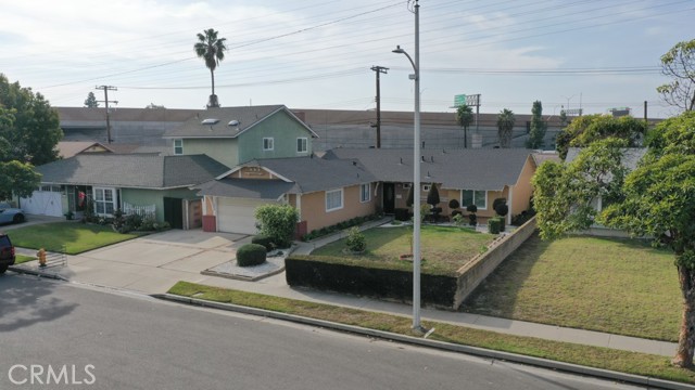 Detail Gallery Image 2 of 63 For 15261 Cascade Ln, Huntington Beach,  CA 92647 - 3 Beds | 2 Baths