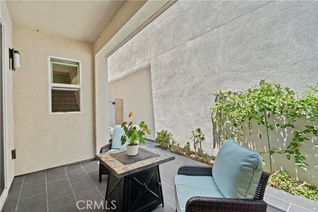 610 Cultivate, Irvine CA: https://media.crmls.org/medias/1e3c0af2-b97e-4f20-8f5a-9099eae0152e.jpg
