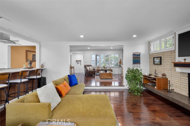5345 W 140th St, Hawthorne CA: https://media.crmls.org/medias/1e3c1e1d-d6da-4c8d-a9d1-fe4082e0c134.jpg