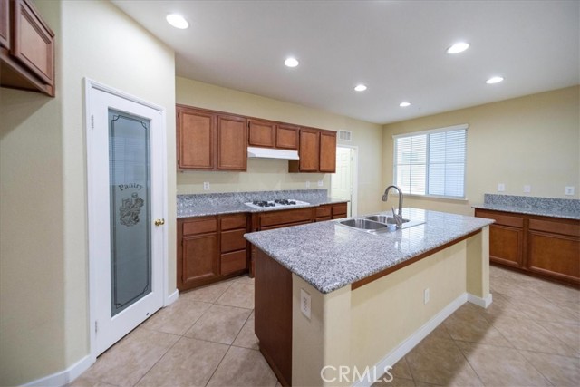 Detail Gallery Image 18 of 41 For 38729 Clearbrook Dr., Murrieta,  CA 92563 - 4 Beds | 2/1 Baths