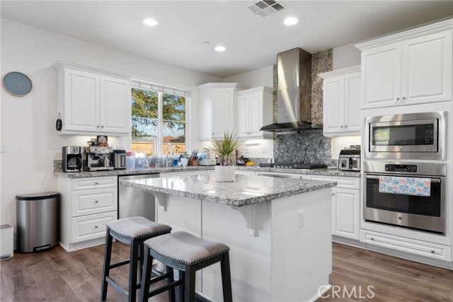 Detail Gallery Image 9 of 34 For 12938 Meridian Ct, Corona,  CA 92880 - 4 Beds | 3/1 Baths