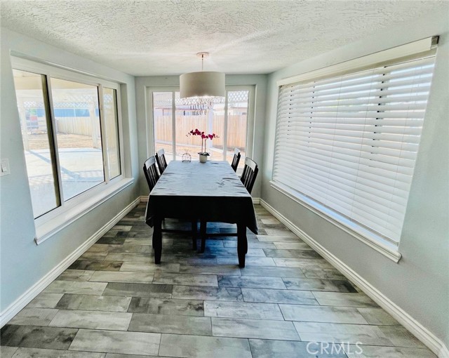 Detail Gallery Image 19 of 56 For 9322 Candlelight St, Apple Valley,  CA 92308 - 4 Beds | 3 Baths