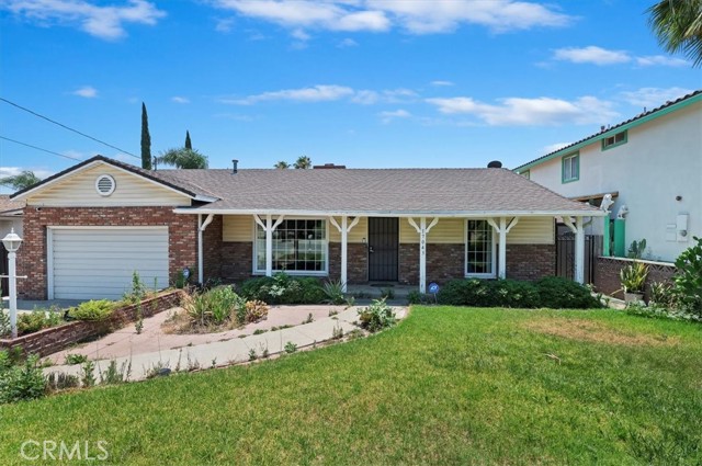 Detail Gallery Image 3 of 26 For 17043 Randall Ave, Fontana,  CA 92335 - 3 Beds | 2 Baths