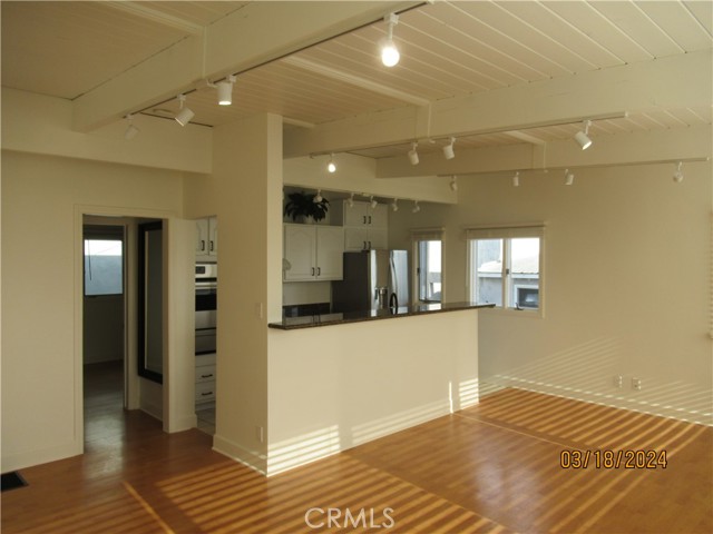 Detail Gallery Image 6 of 20 For 1720 Highland Ave a,  Manhattan Beach,  CA 90266 - 2 Beds | 2 Baths