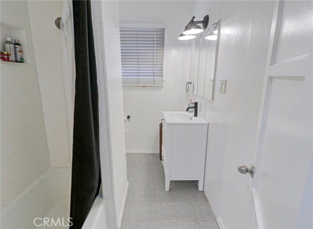 5960 Lime Avenue, Long Beach CA: https://media.crmls.org/medias/1e3da2ff-ad26-4a91-84f6-3b431e0e43f9.jpg